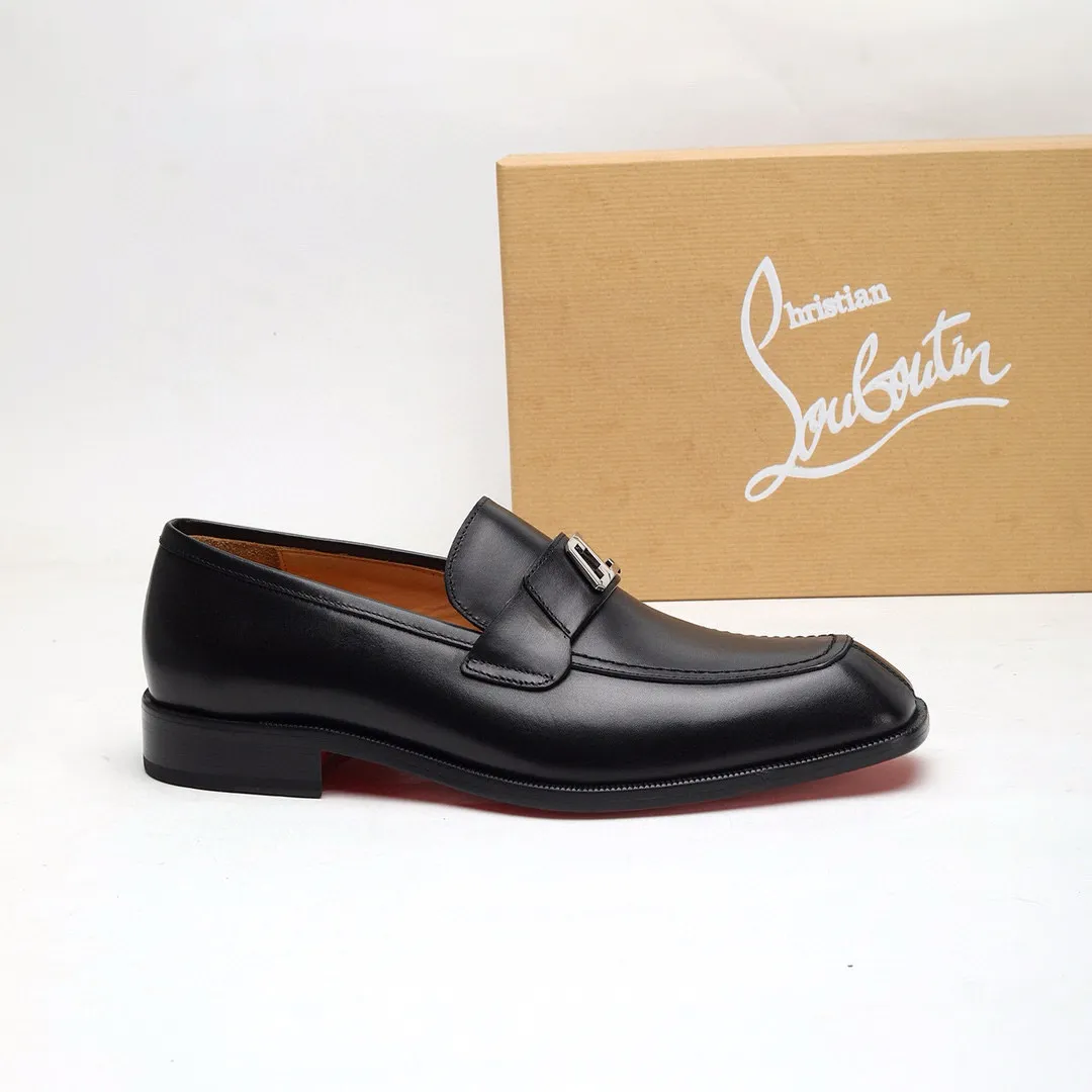 Batch 1,080 yuan 💰••New real shots••CL～High-end men’s 👔casual•loafers with red soles! ••🆑Genuine and top-quality goods from original orders ••✅💯 Purchase goods from top-quality original orders! Original imported patterned cowhide ➕Imported cowhide lining ➕Cowhide feet ➕Original leather outsole~🉑️Feel free to compare the authentic ones! Size: 38-44 (45.46.47 can be customized)